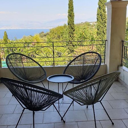 Olive Villas Anapaftíria Екстериор снимка