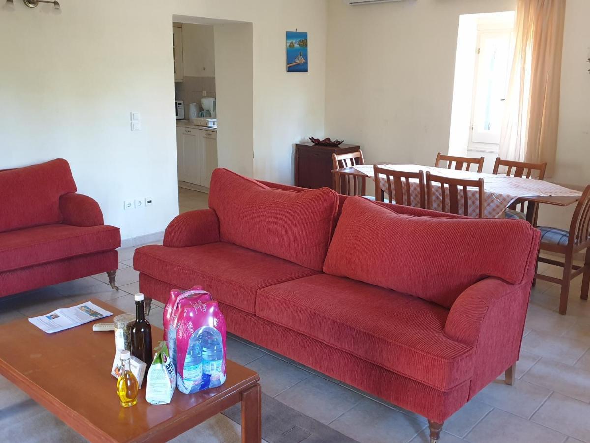 Olive Villas Anapaftíria Екстериор снимка