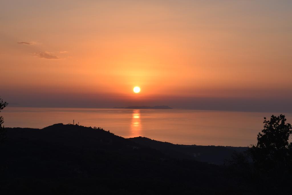 Olive Villas Anapaftíria Екстериор снимка