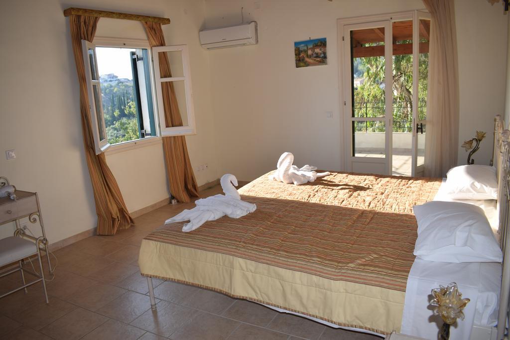 Olive Villas Anapaftíria Екстериор снимка