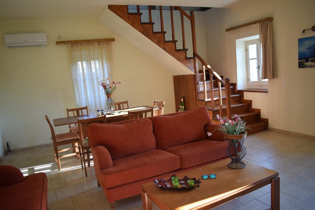 Olive Villas Anapaftíria Екстериор снимка