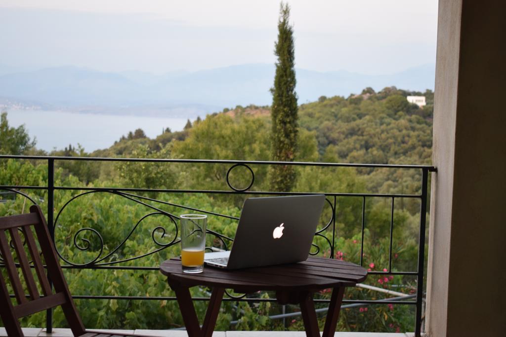 Olive Villas Anapaftíria Екстериор снимка